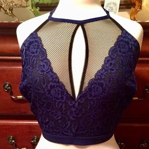 🆕Torrid 4X Lace and Fishnet Bralette
